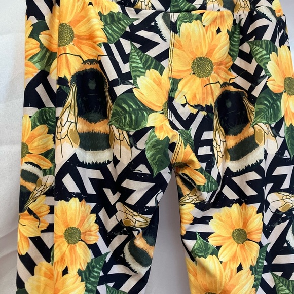 Galaxy By Harvic Yellow and Black Leggings Bold Stretchy Design - Picture 3 of 4